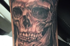 skull-pilot-schädel-tattoo-stefan